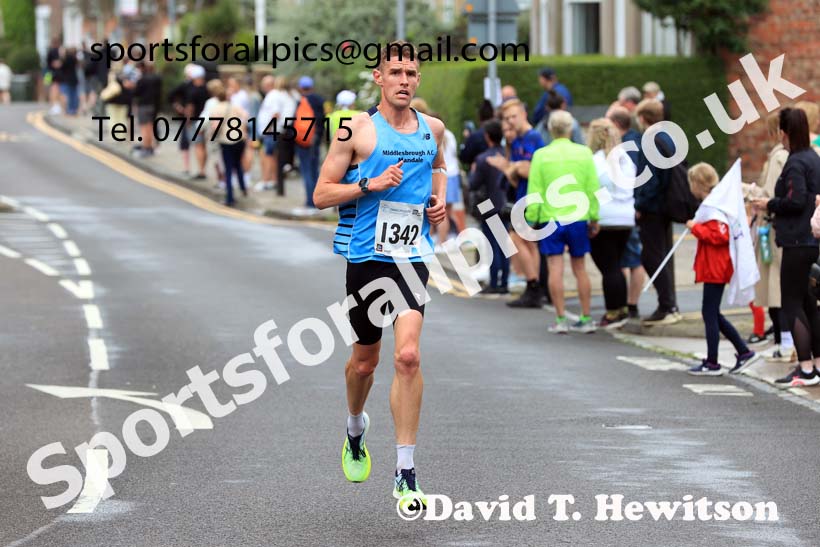 Darlington 10k, 2024 Darlington 10k and Junior 3k Road Race.  Photo: David T. Hewitson/Sports for All Pics